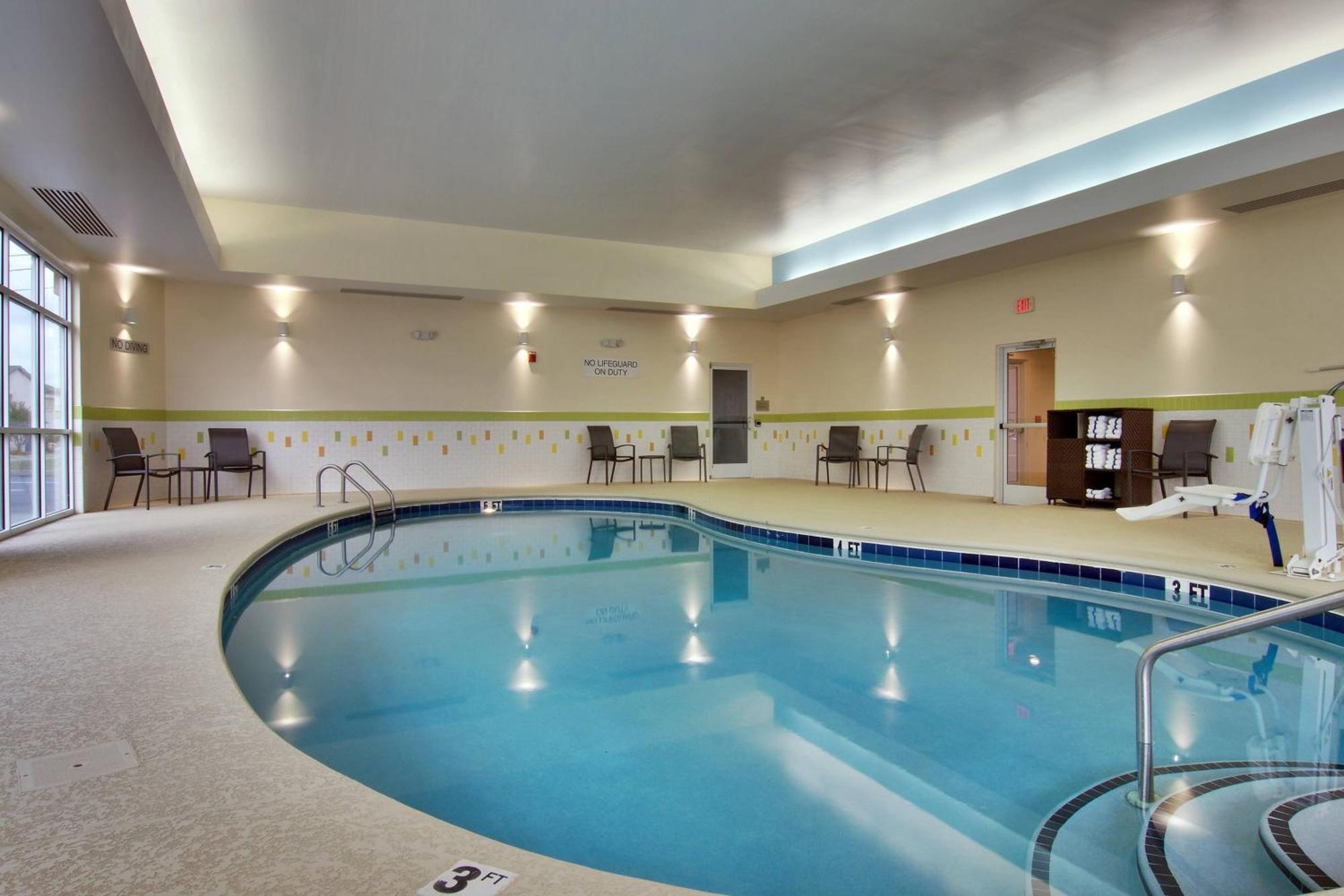 Fairfield Inn & Suites Кларксвілл Екстер'єр фото