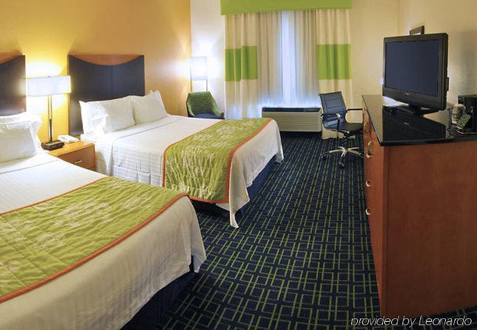 Fairfield Inn & Suites Кларксвілл Номер фото